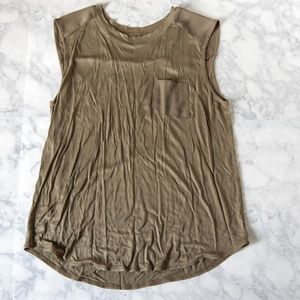 ✨Ann Taylor The Loft Sleeveless Top✨